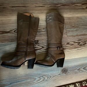 Ariat Size 7 M Heel Boots Tan Women’s Leather NICE